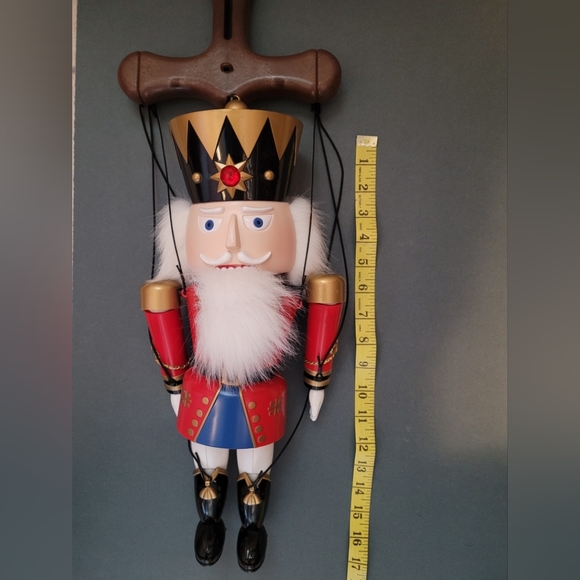 Telco 2001 Animated Musical Nutcracker Marionette Red Christmas Decor - Picture 10 of 10